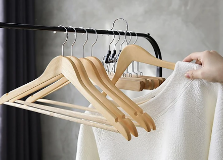 Mắc áo gỗ / Wood cost hangers