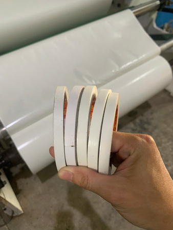 1 Cây Băng dính 2 mặt 2Cm dài 7m, (15cuộn/ cây)