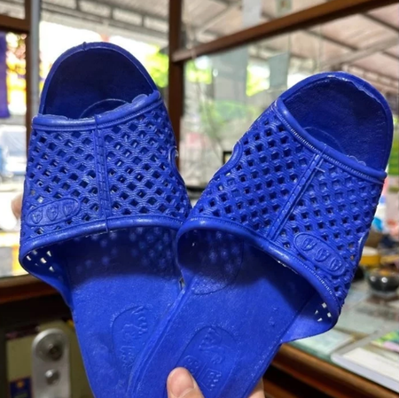 Dép nhựa xanh / sandals