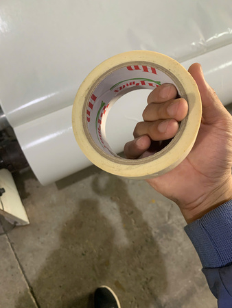 1 Cây băng dính giấy 2.5Cm dài 36m, (12cuộn/ cây)