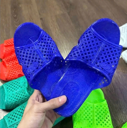 Dép nhựa xanh / sandals